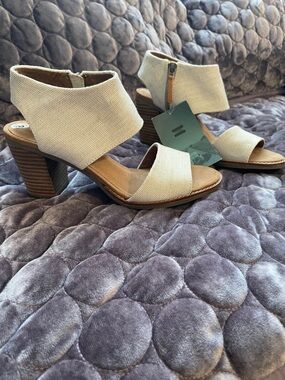 Toms Beige Canvas Block Heel Sandals